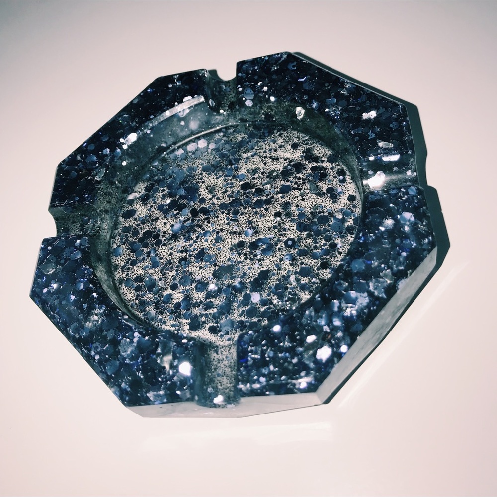 ❄️DREAMY ASHTRAY❄️